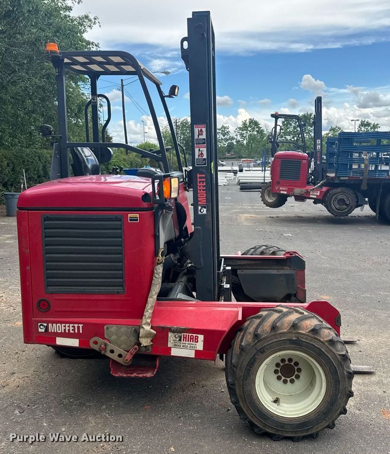 image for item DW1968 2015 Moffet M8 55.3 forklift