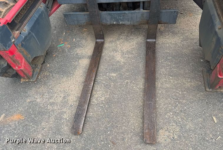 image for item DW1968 2015 Moffet M8 55.3 forklift