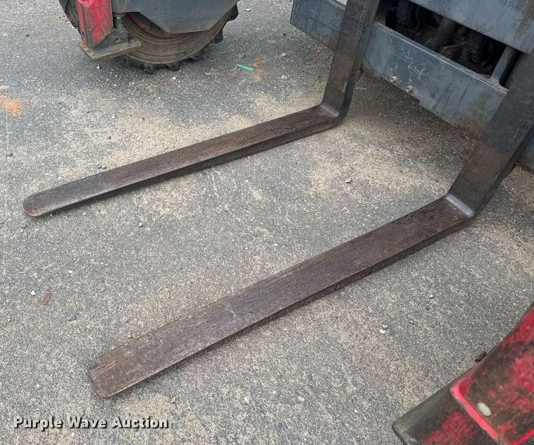 image for item DW1968 2015 Moffet M8 55.3 forklift