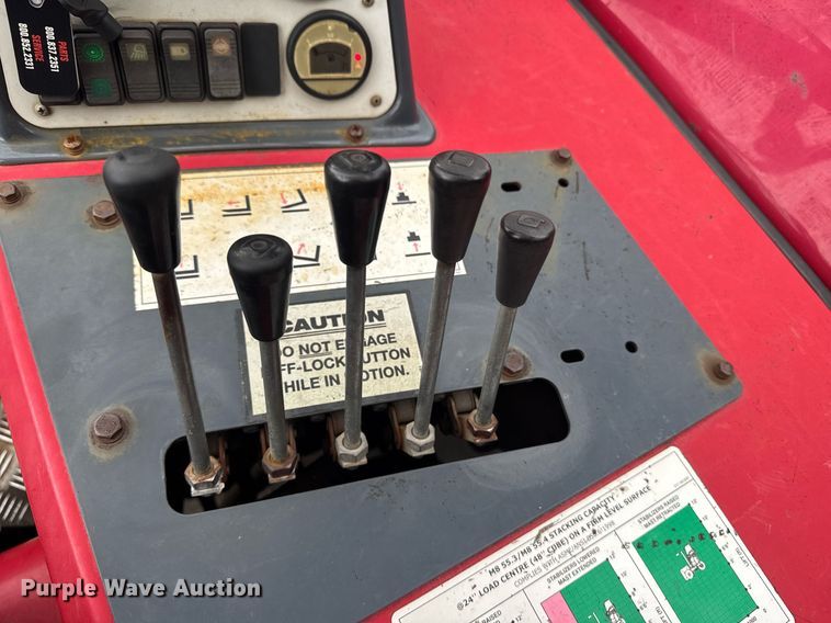 image for item DW1968 2015 Moffet M8 55.3 forklift