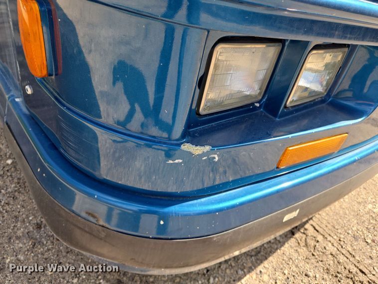 image for item DW7010 1995 Holiday Rambler Vacationer RV