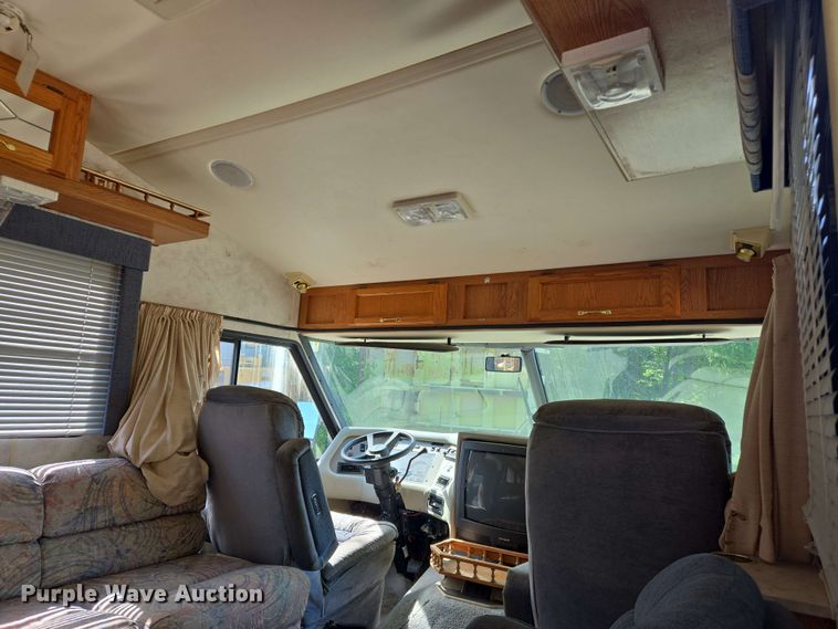 image for item DW7010 1995 Holiday Rambler Vacationer RV