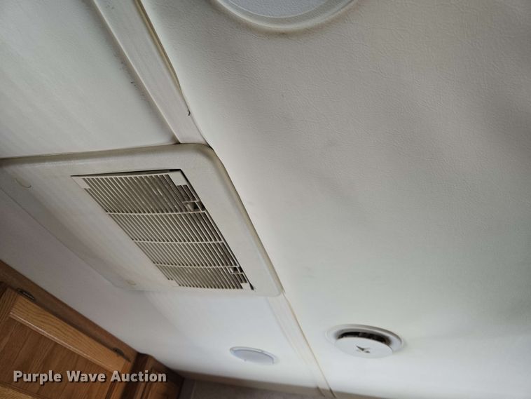 image for item DW7010 1995 Holiday Rambler Vacationer RV