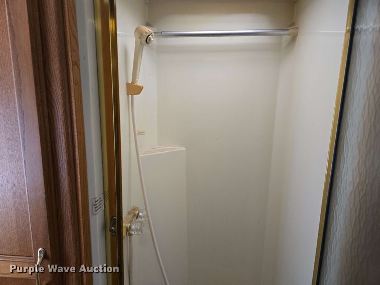 image for item DW7010 1995 Holiday Rambler Vacationer RV