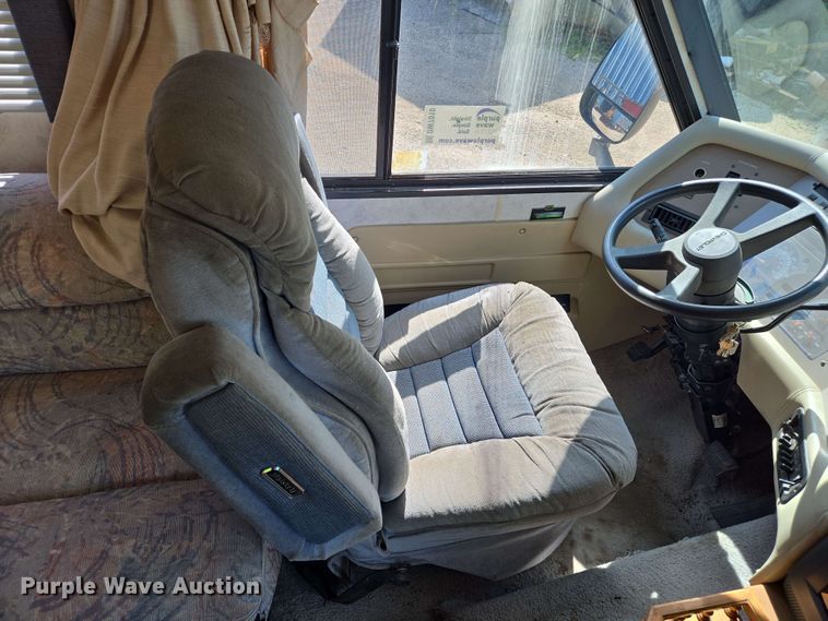 image for item DW7010 1995 Holiday Rambler Vacationer RV