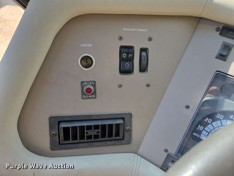 image for item DW7010 1995 Holiday Rambler Vacationer RV