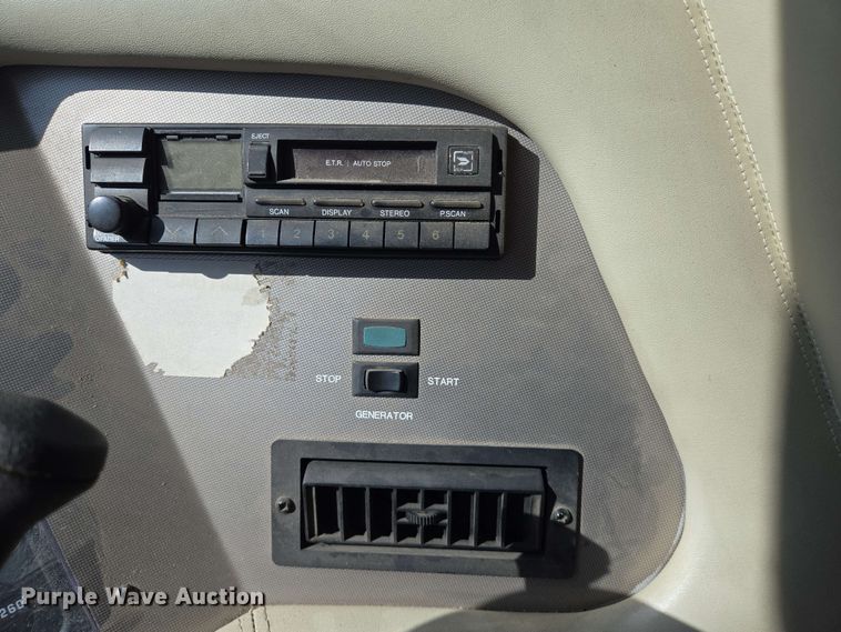 image for item DW7010 1995 Holiday Rambler Vacationer RV