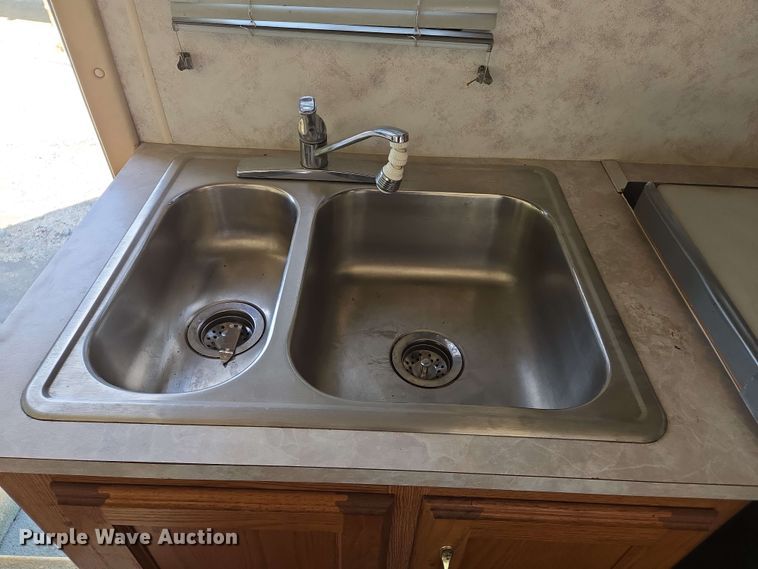 image for item DW7010 1995 Holiday Rambler Vacationer RV