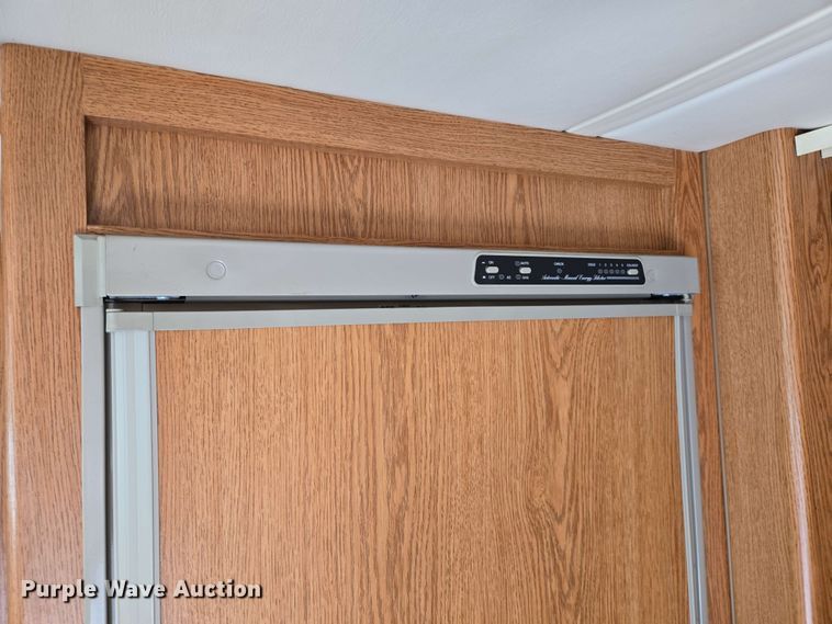 image for item DW7010 1995 Holiday Rambler Vacationer RV