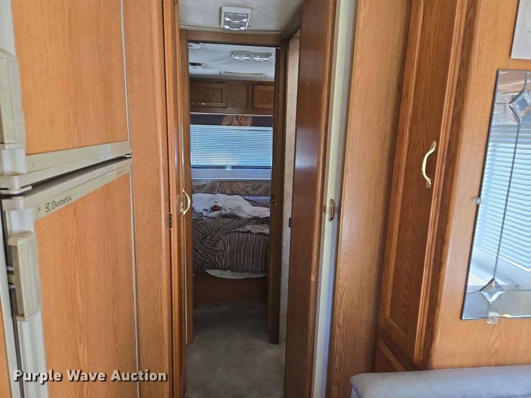 image for item DW7010 1995 Holiday Rambler Vacationer RV