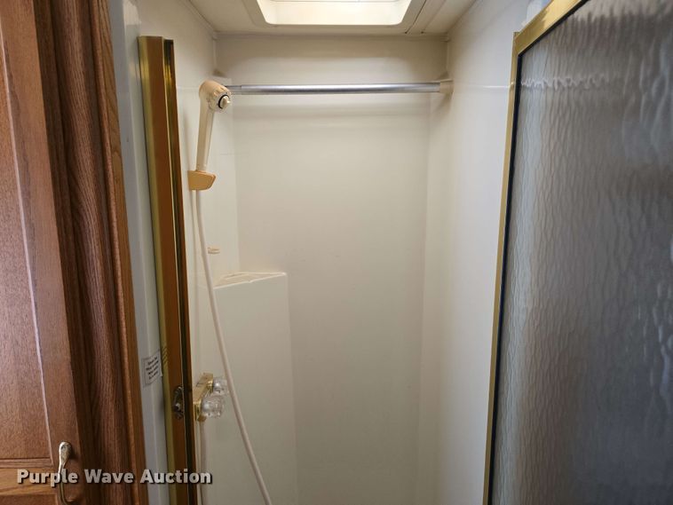 image for item DW7010 1995 Holiday Rambler Vacationer RV