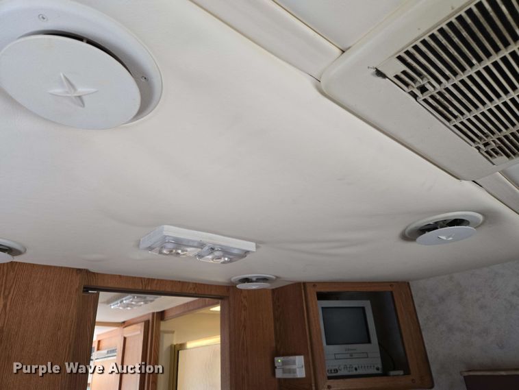 image for item DW7010 1995 Holiday Rambler Vacationer RV