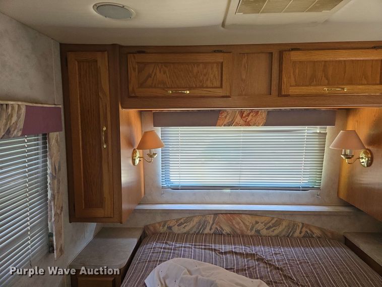 image for item DW7010 1995 Holiday Rambler Vacationer RV