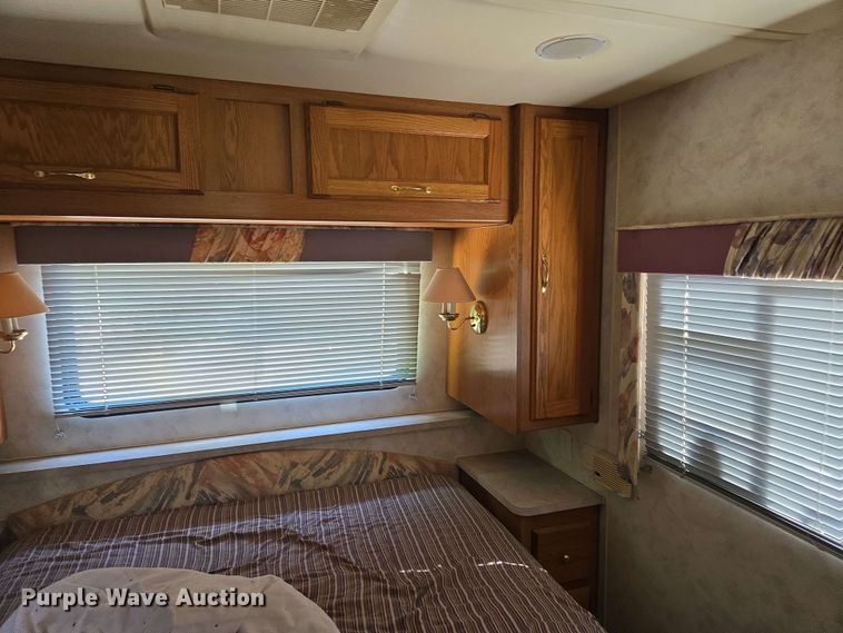 image for item DW7010 1995 Holiday Rambler Vacationer RV