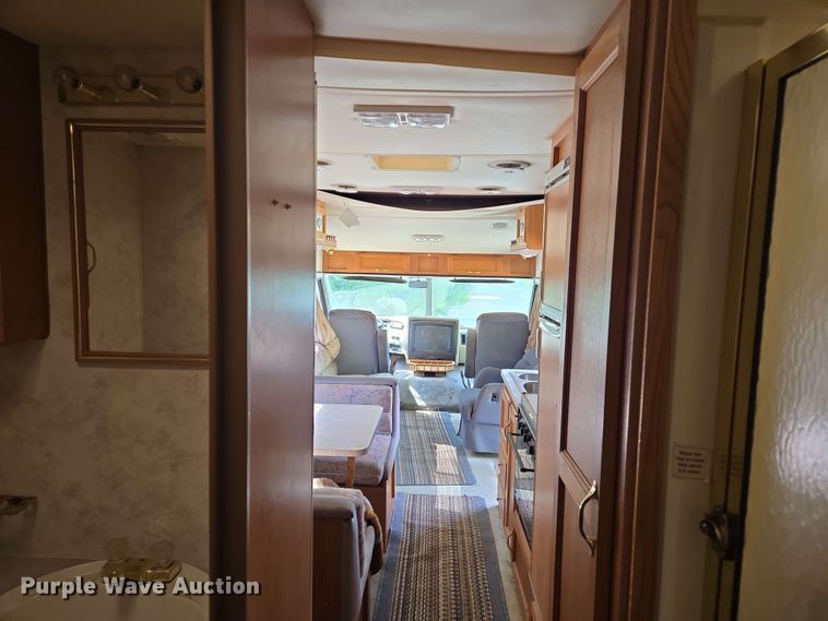 image for item DW7010 1995 Holiday Rambler Vacationer RV