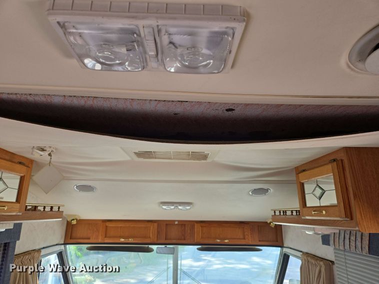 image for item DW7010 1995 Holiday Rambler Vacationer RV