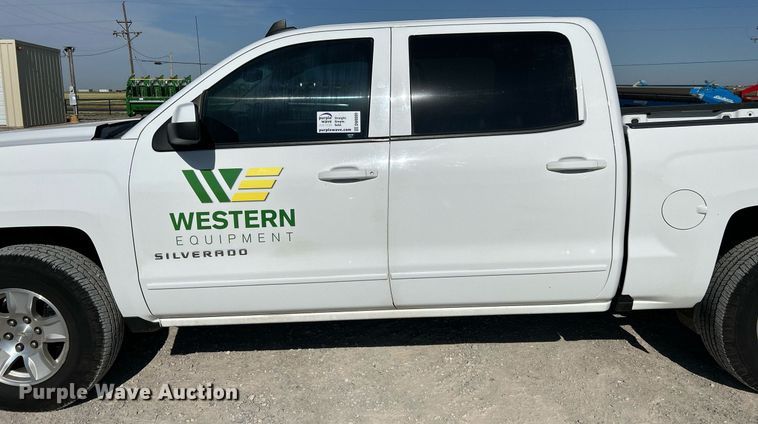 image for item DW8000 2017 Chevrolet Silverado 1500 Crew Cab pickup truck