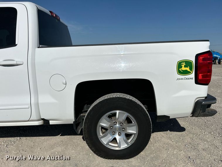 image for item DW8000 2017 Chevrolet Silverado 1500 Crew Cab pickup truck