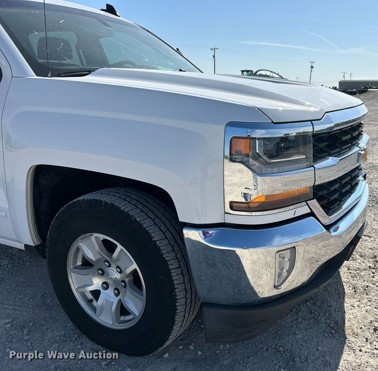 image for item DW8000 2017 Chevrolet Silverado 1500 Crew Cab pickup truck