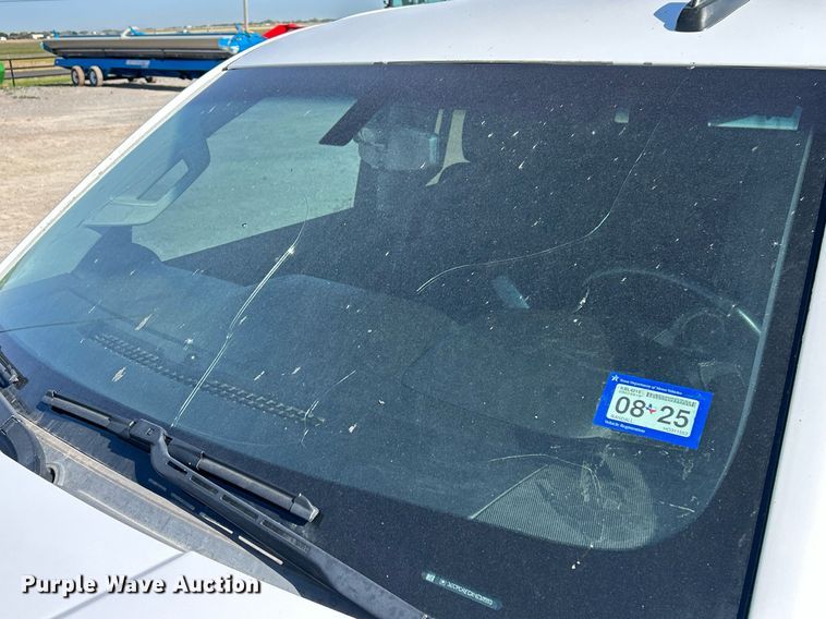 image for item DW8000 2017 Chevrolet Silverado 1500 Crew Cab pickup truck