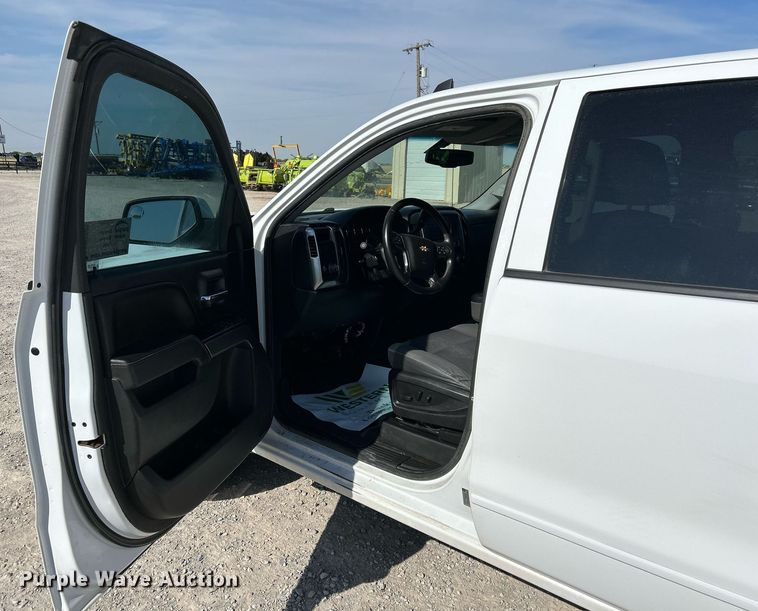 image for item DW8000 2017 Chevrolet Silverado 1500 Crew Cab pickup truck