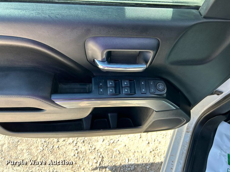 image for item DW8000 2017 Chevrolet Silverado 1500 Crew Cab pickup truck