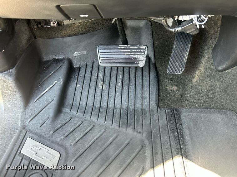 image for item DW8000 2017 Chevrolet Silverado 1500 Crew Cab pickup truck