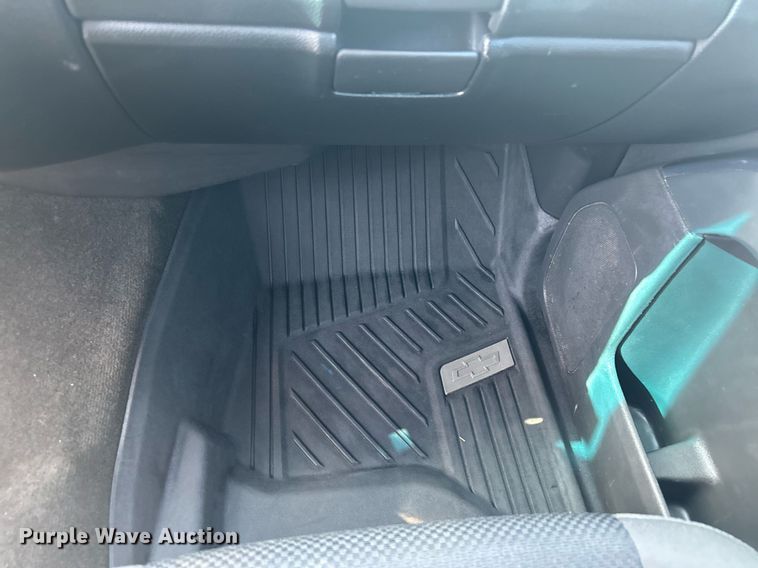 image for item DW8000 2017 Chevrolet Silverado 1500 Crew Cab pickup truck