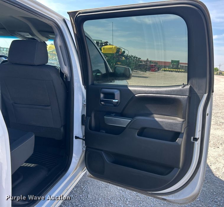 image for item DW8000 2017 Chevrolet Silverado 1500 Crew Cab pickup truck