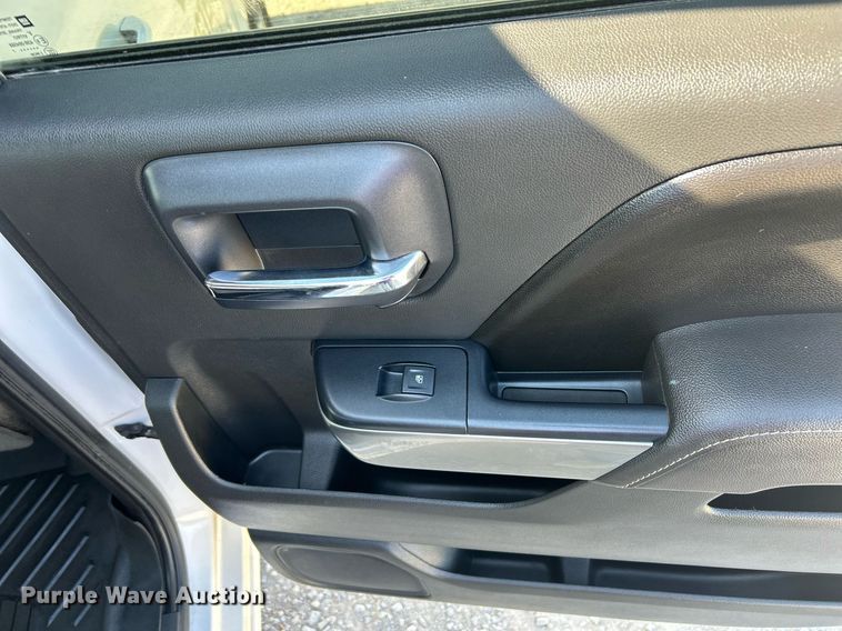 image for item DW8000 2017 Chevrolet Silverado 1500 Crew Cab pickup truck