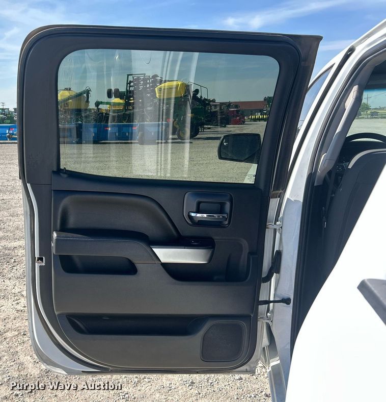 image for item DW8000 2017 Chevrolet Silverado 1500 Crew Cab pickup truck