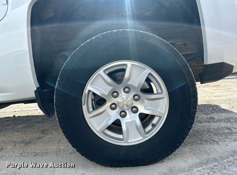 image for item DW8000 2017 Chevrolet Silverado 1500 Crew Cab pickup truck