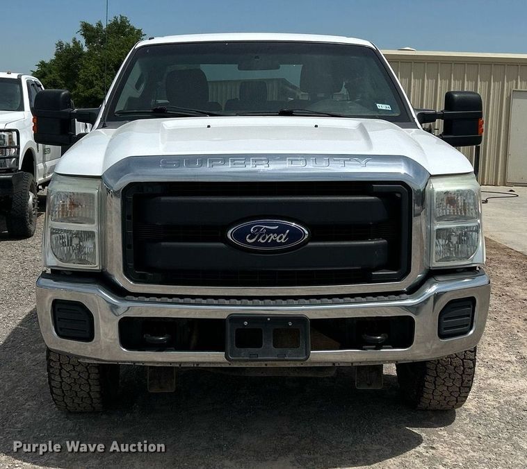 image for item DW8001 2015 Ford F250 Super Duty SuperCab utility bed pickup truck