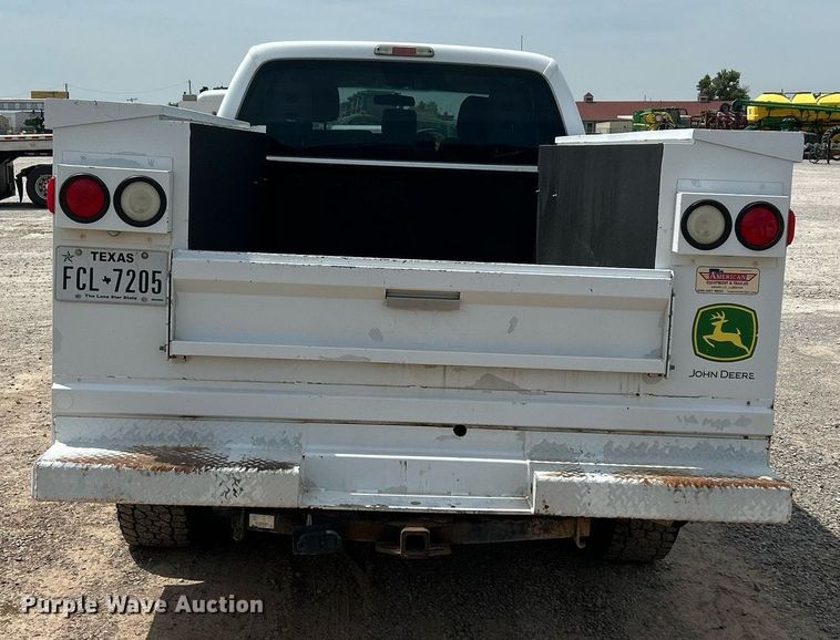 image for item DW8001 2015 Ford F250 Super Duty SuperCab utility bed pickup truck