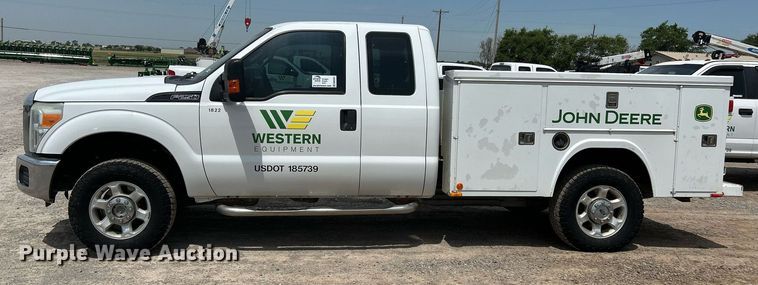 image for item DW8001 2015 Ford F250 Super Duty SuperCab utility bed pickup truck