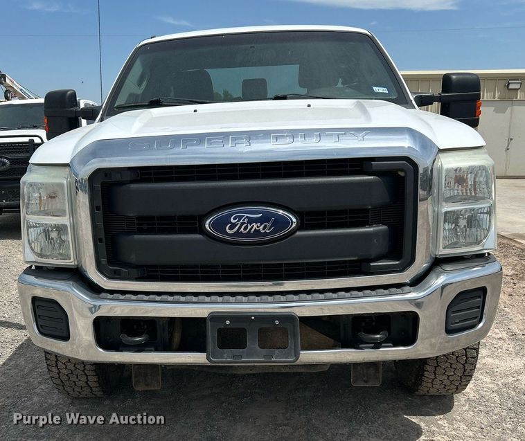 image for item DW8001 2015 Ford F250 Super Duty SuperCab utility bed pickup truck