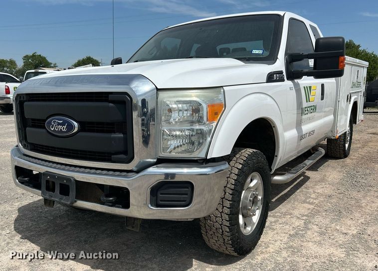 image for item DW8001 2015 Ford F250 Super Duty SuperCab utility bed pickup truck