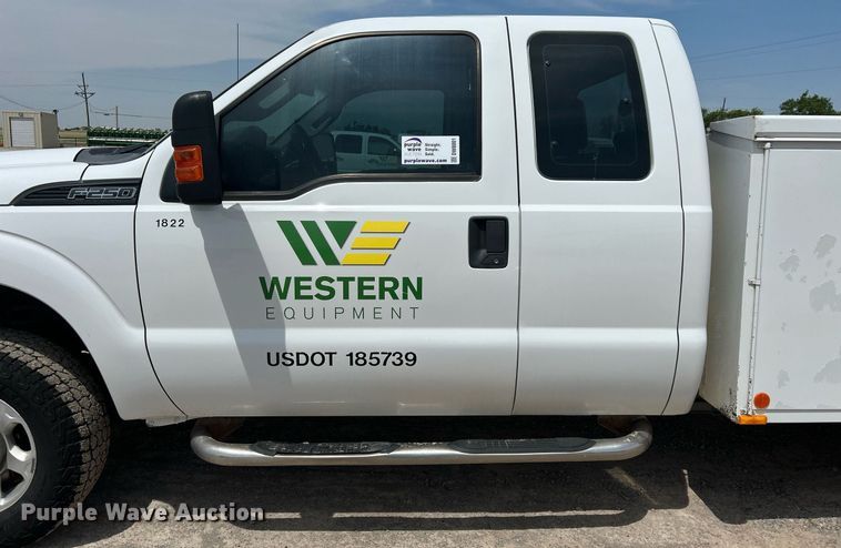 image for item DW8001 2015 Ford F250 Super Duty SuperCab utility bed pickup truck