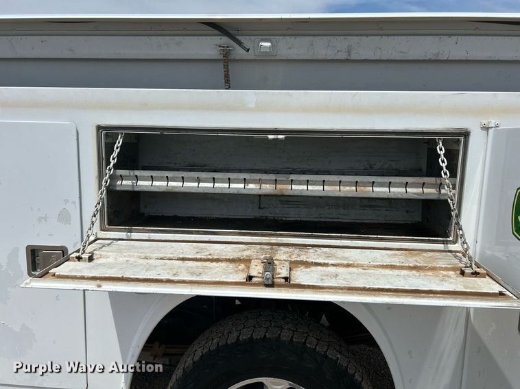 image for item DW8001 2015 Ford F250 Super Duty SuperCab utility bed pickup truck