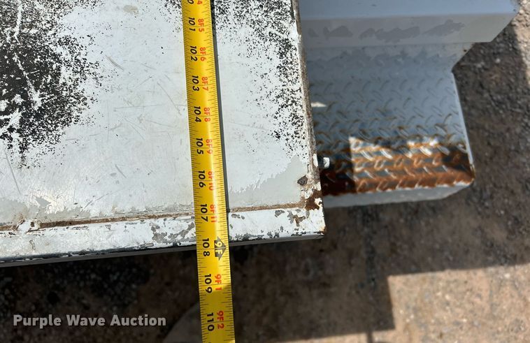 image for item DW8001 2015 Ford F250 Super Duty SuperCab utility bed pickup truck