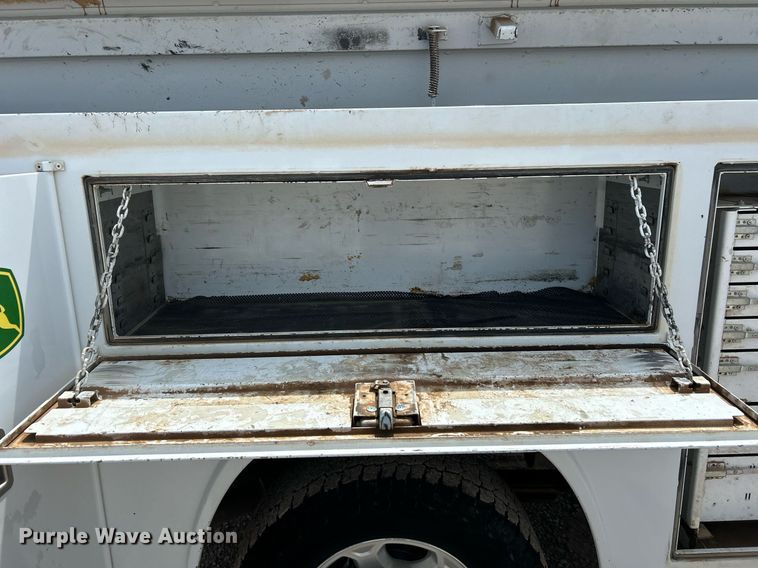 image for item DW8001 2015 Ford F250 Super Duty SuperCab utility bed pickup truck