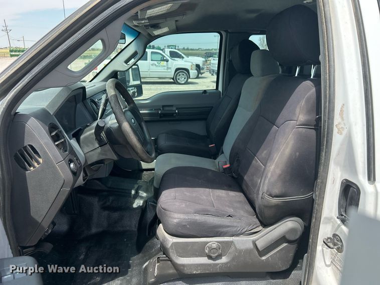 image for item DW8001 2015 Ford F250 Super Duty SuperCab utility bed pickup truck