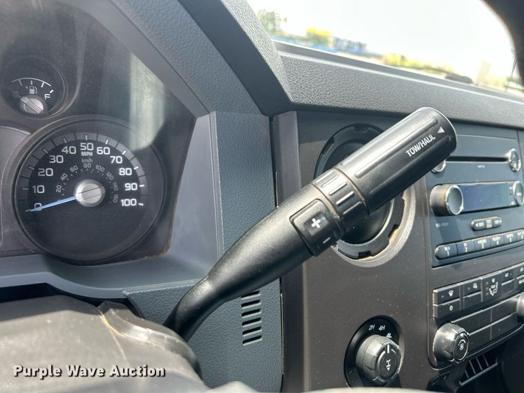 image for item DW8001 2015 Ford F250 Super Duty SuperCab utility bed pickup truck