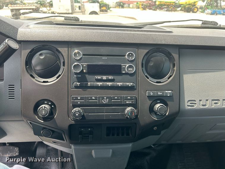 image for item DW8001 2015 Ford F250 Super Duty SuperCab utility bed pickup truck