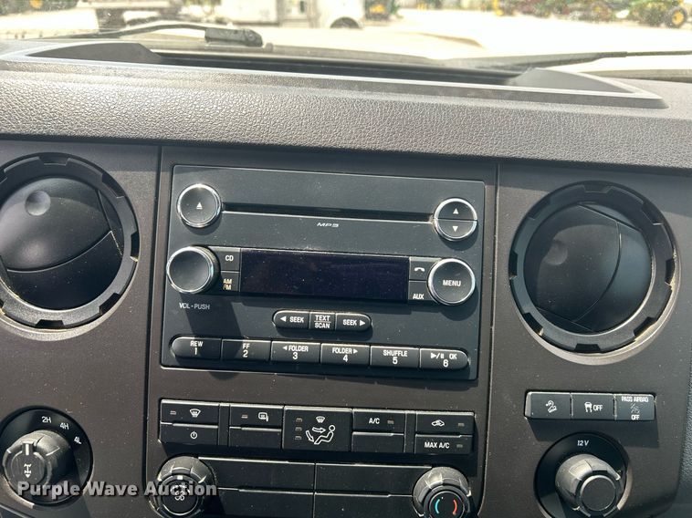 image for item DW8001 2015 Ford F250 Super Duty SuperCab utility bed pickup truck