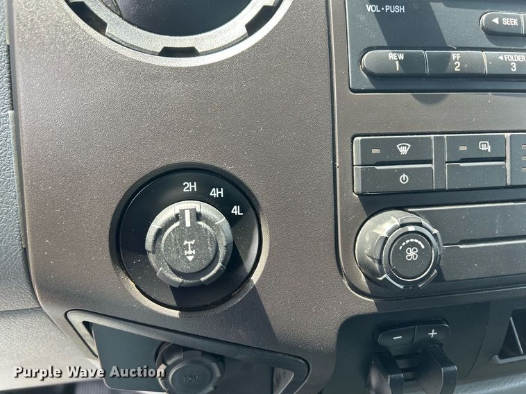 image for item DW8001 2015 Ford F250 Super Duty SuperCab utility bed pickup truck