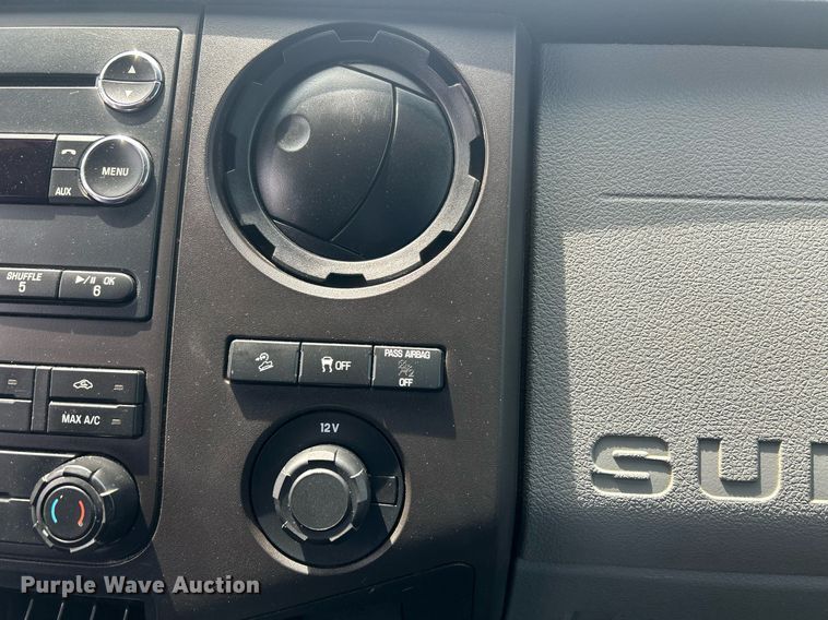 image for item DW8001 2015 Ford F250 Super Duty SuperCab utility bed pickup truck