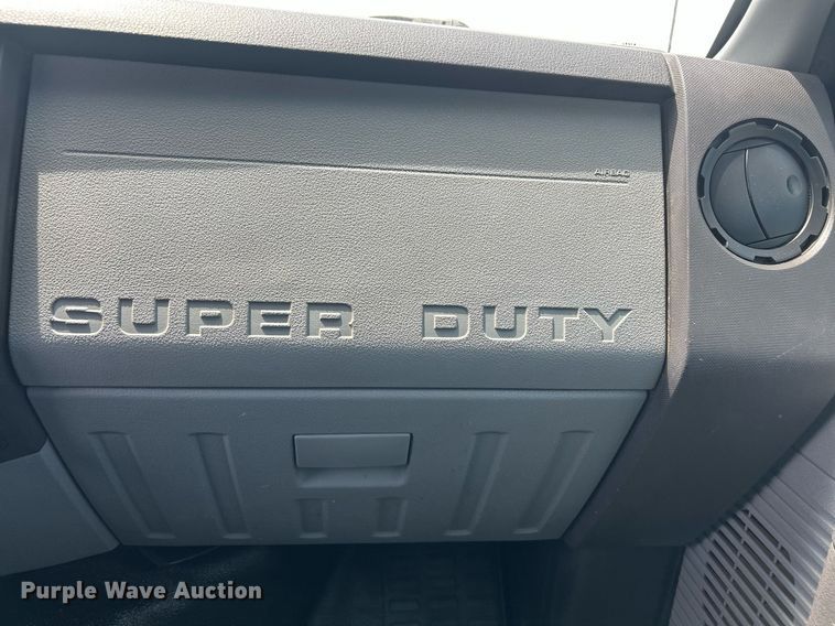 image for item DW8001 2015 Ford F250 Super Duty SuperCab utility bed pickup truck