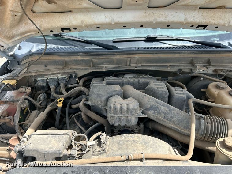 image for item DW8001 2015 Ford F250 Super Duty SuperCab utility bed pickup truck