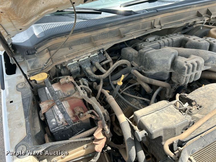 image for item DW8001 2015 Ford F250 Super Duty SuperCab utility bed pickup truck